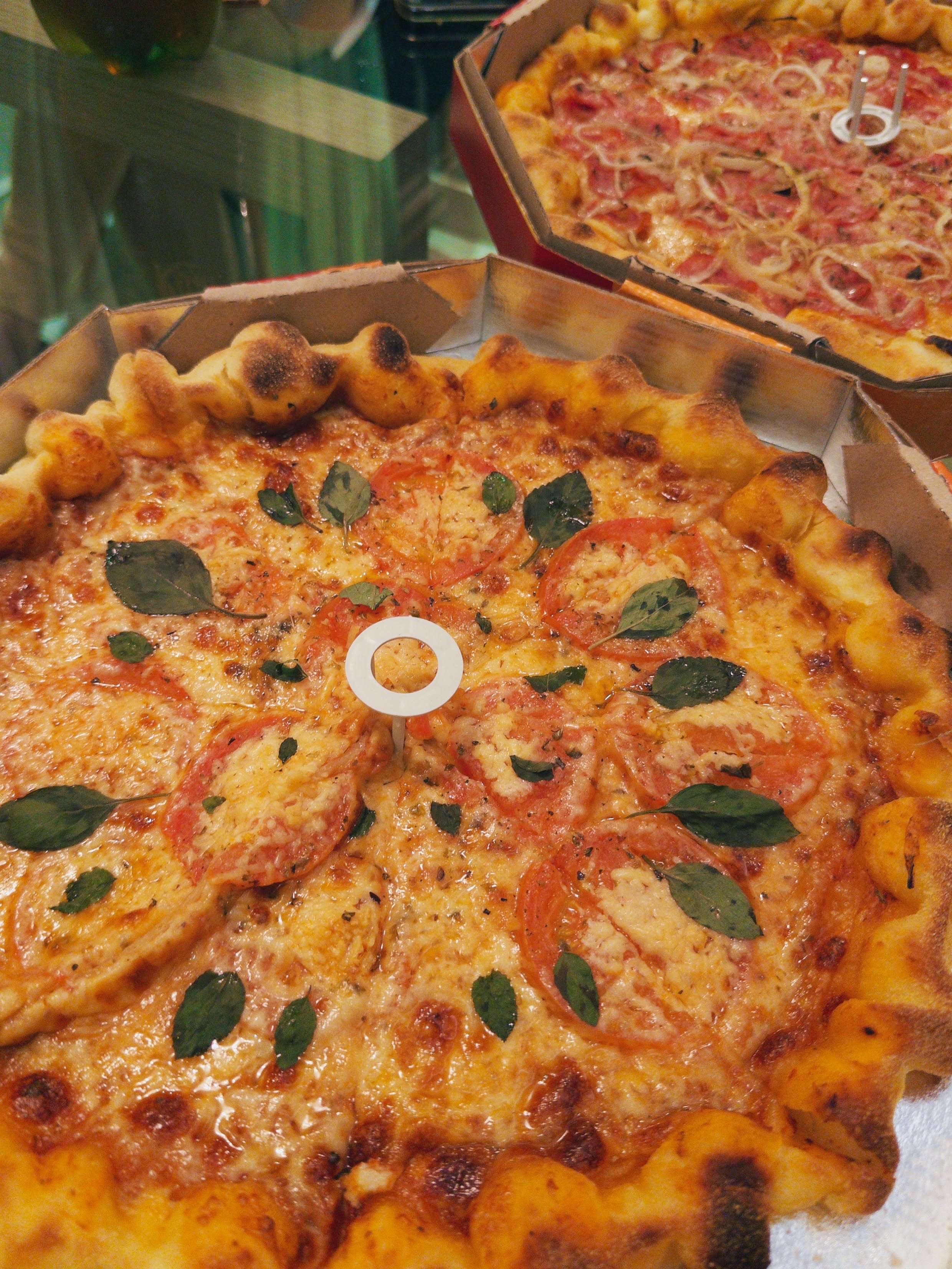 Combo Loucos 2 pizzas de 8 Fatias + Refrigerante